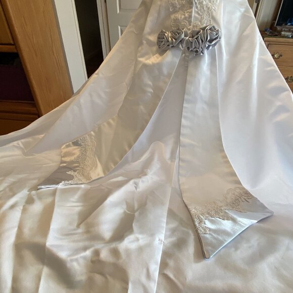 7) Wedding gown: Silver Lining - Picture 8 of 12